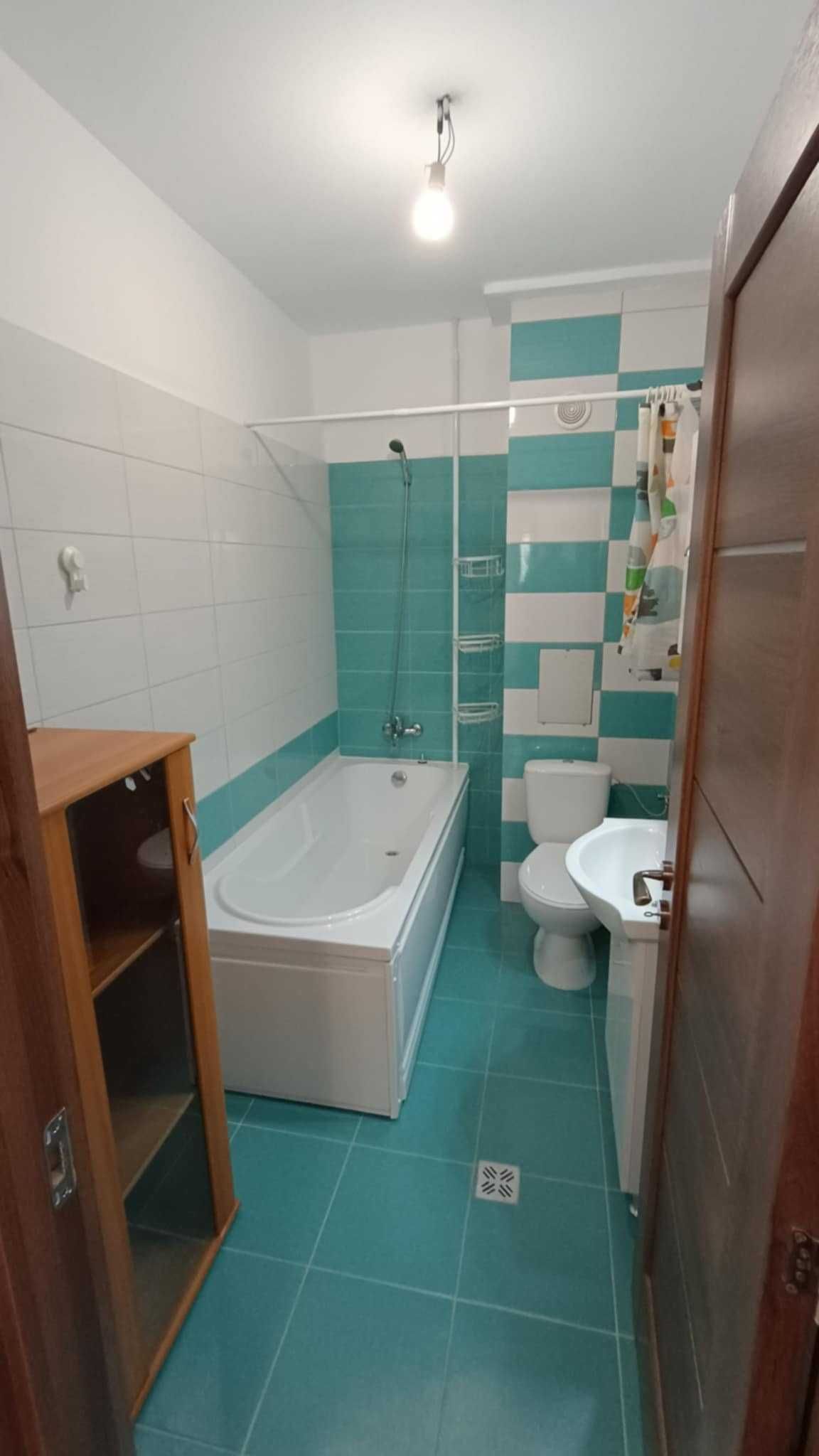 inchiriez apartament 3 camere foarte spatios, mobilat sau nemobilat