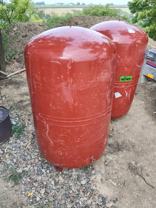 2 bazine /butoaie din metal 500 litri