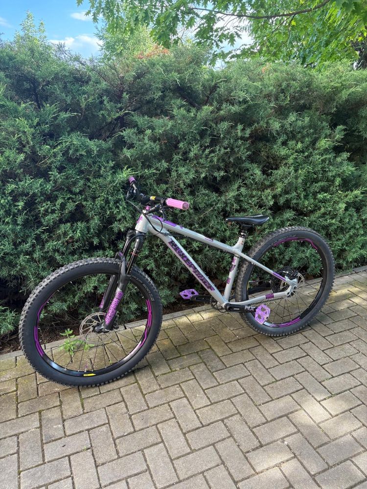 Bicicleta Nukeproof Scout 275