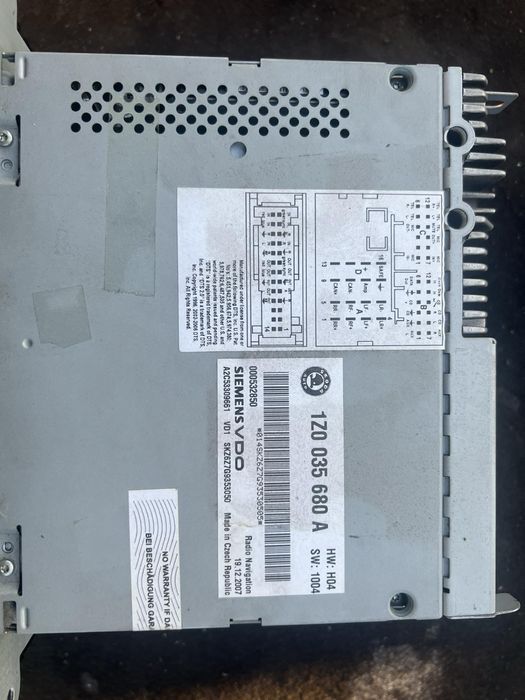 Продавам ориг радио Audio Cd Mp3 VW Seat skoda golf sharan tiguan tour
