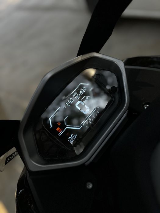 Срочно продам скутер Tmax