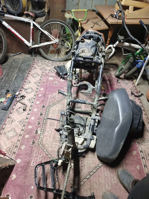 Продам мопед по запчастям