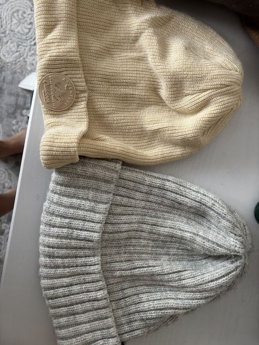 Продам шапки и шарф