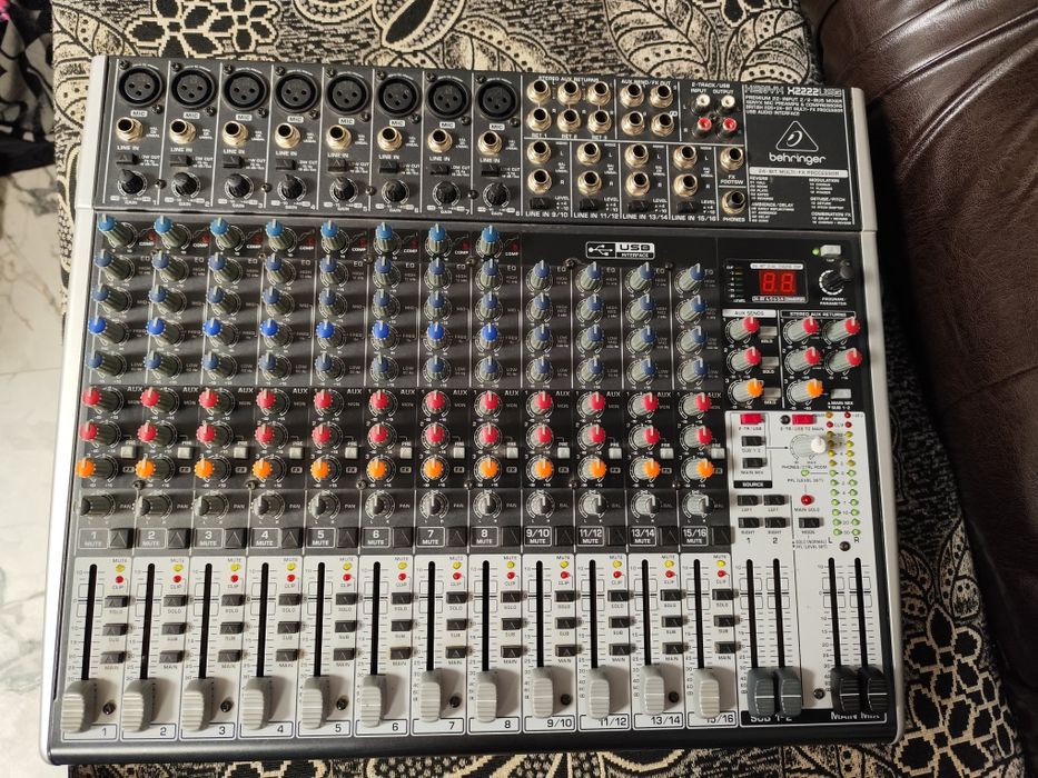 Mixer pasiv Behringer xenyx x2222 usb
