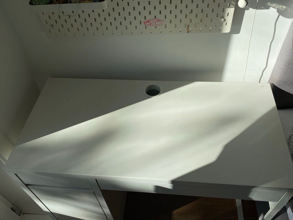 Детско бюро със стол