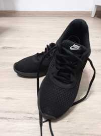 Adidasi Nike - negru, marime 38,5
