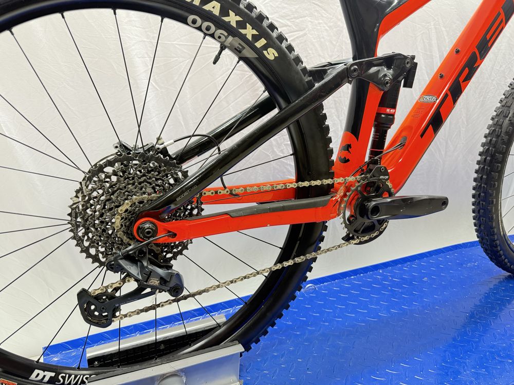 Trek Slash 9.8 Carbon