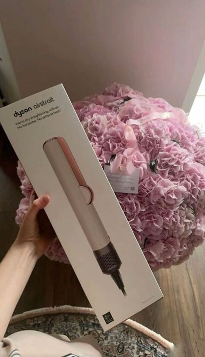 Запечатанный новый Dyson Styler Airstrait + Пакет и расчески Дайсон