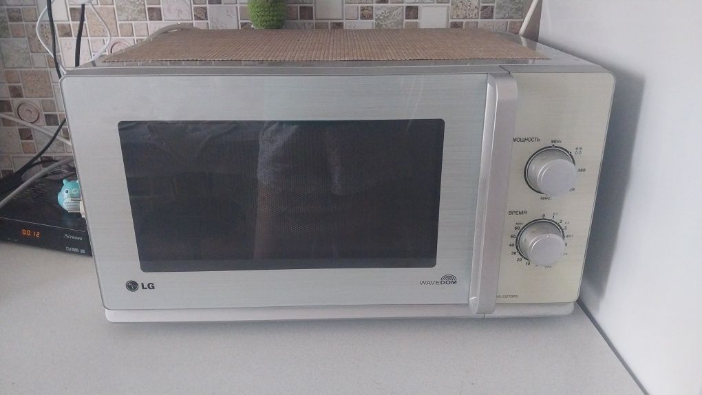 Продам микровалновую печь