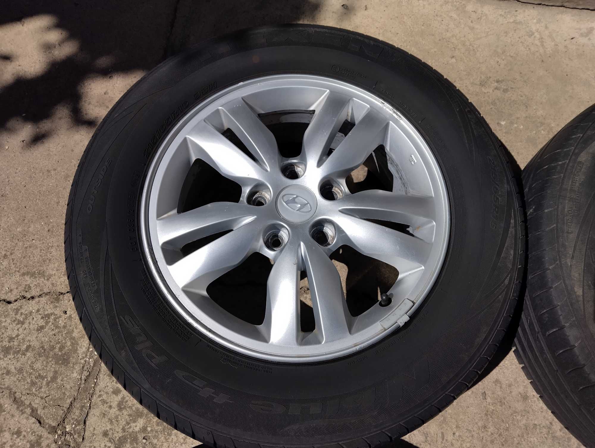 Jante HYUNDAI 5x114,3 pe 16, cu anvelope vara 215 65 16 dot 2021