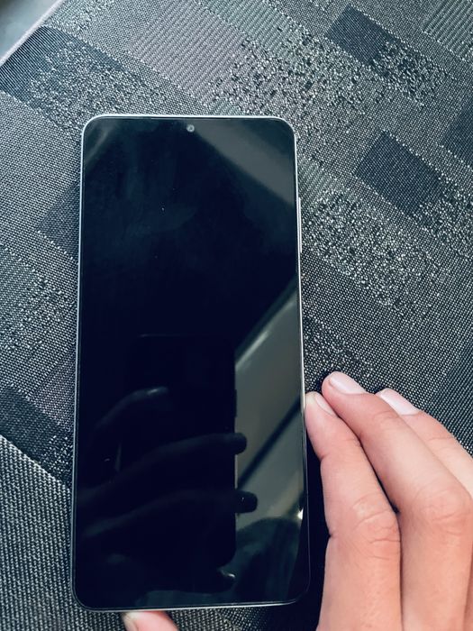 Samsung  a 06 yangi aybi yoq ishkatilganiga 3oy bólgan