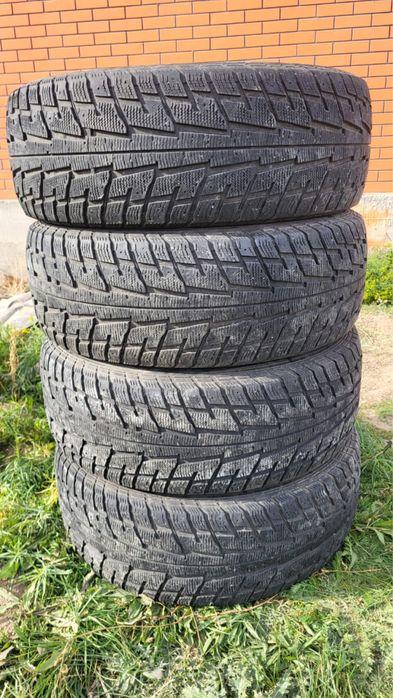 Зимние шины 265/60R18