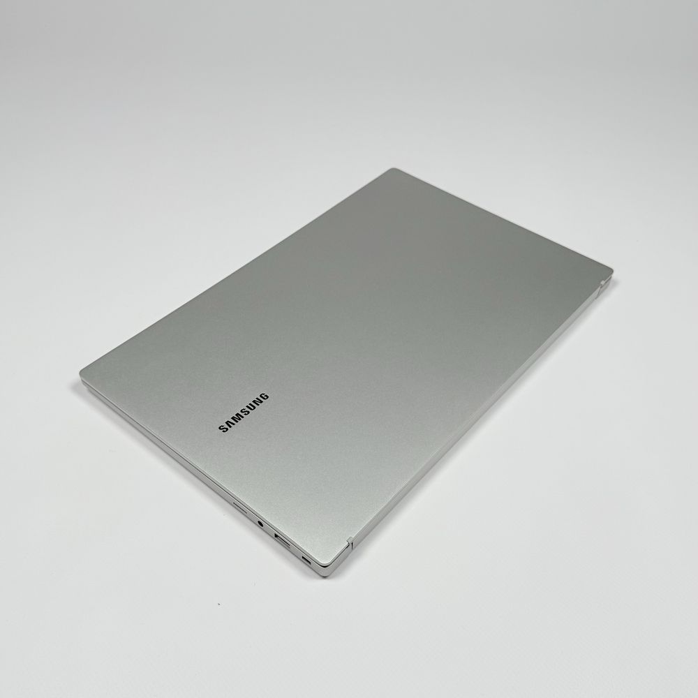 Лаптоп Samsung Galaxy Book 3/15,6” IPS/i5-1335U 10x4,60GHz