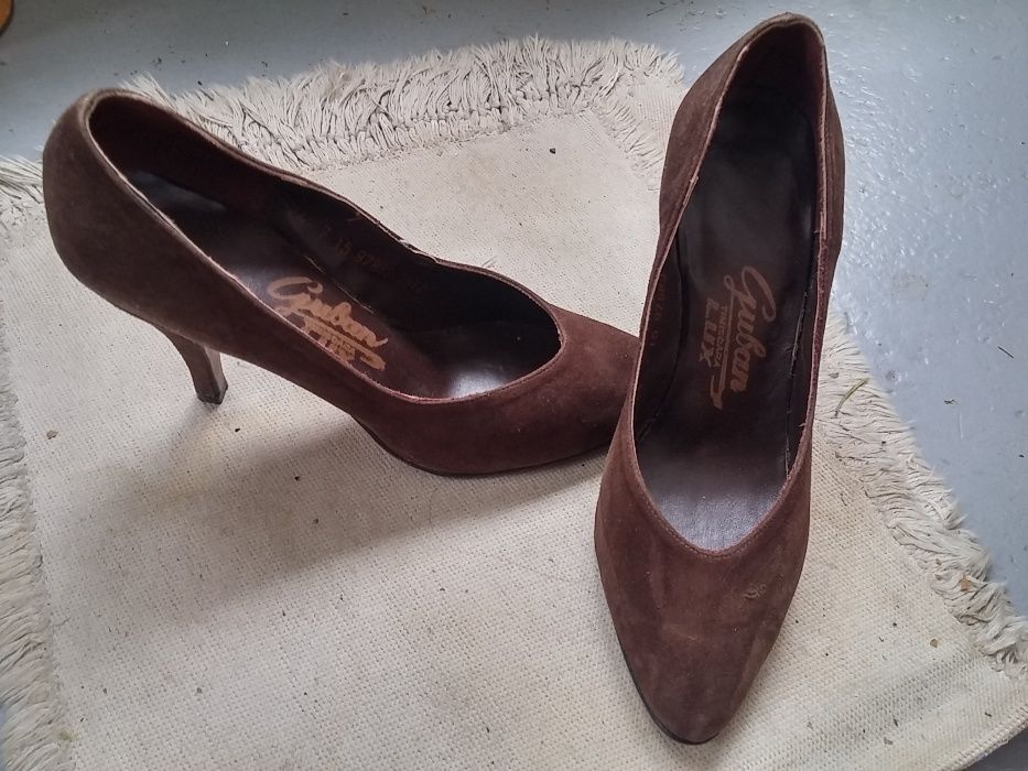 Pantofi Guban antilopa maron