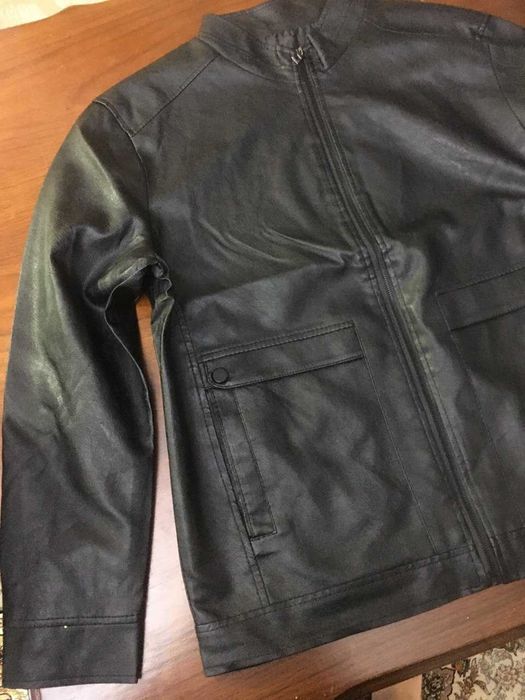 Куртка кожа заменитель  54 размер новая черный цвет