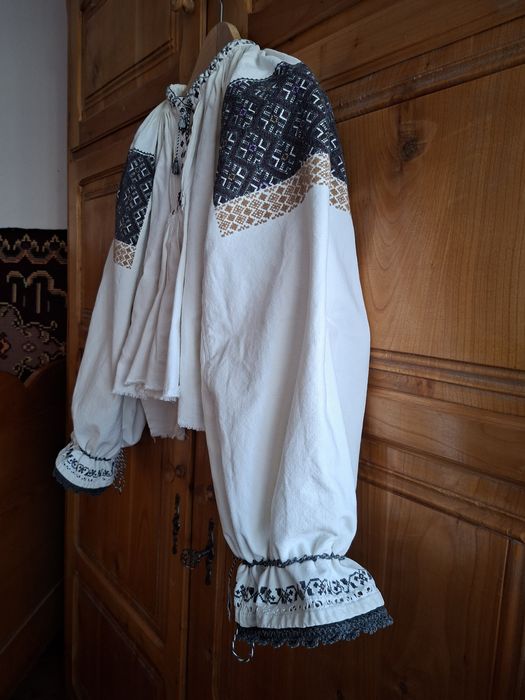 Vând ie traditională veche