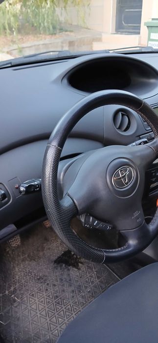 Тойота ярис 1.3,бензин vvti,4 врати