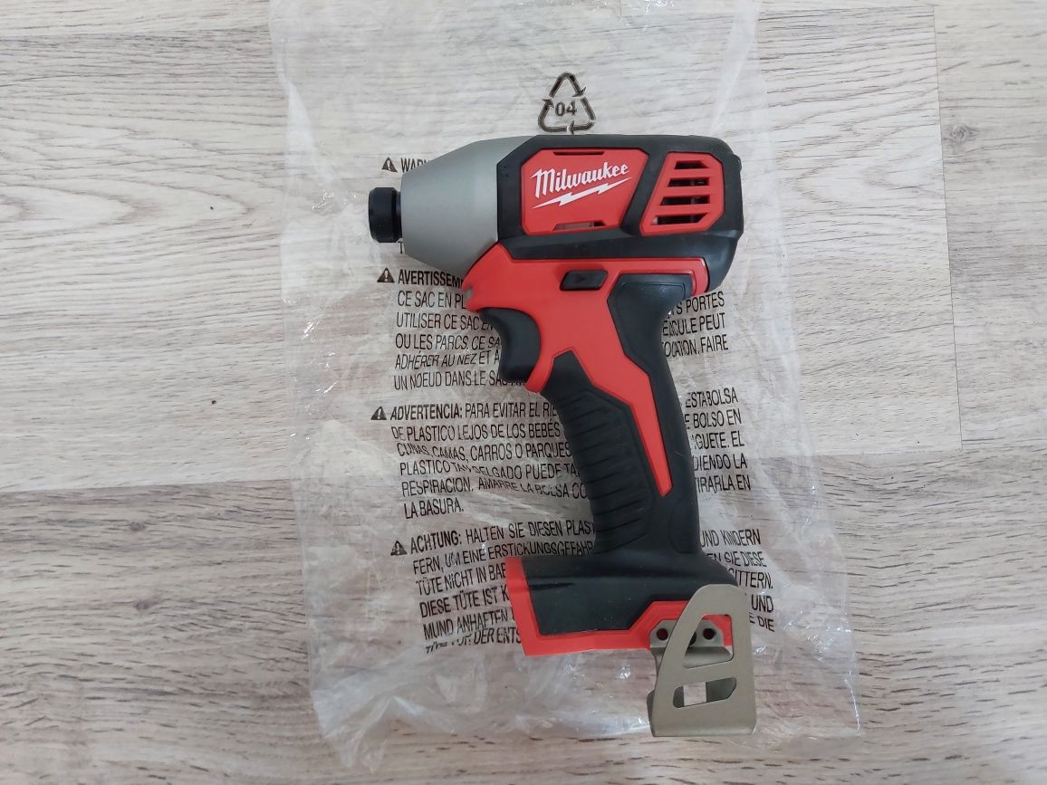 Autofiletanta impact biți milwaukee M18 BID, 180 nm, model America nou