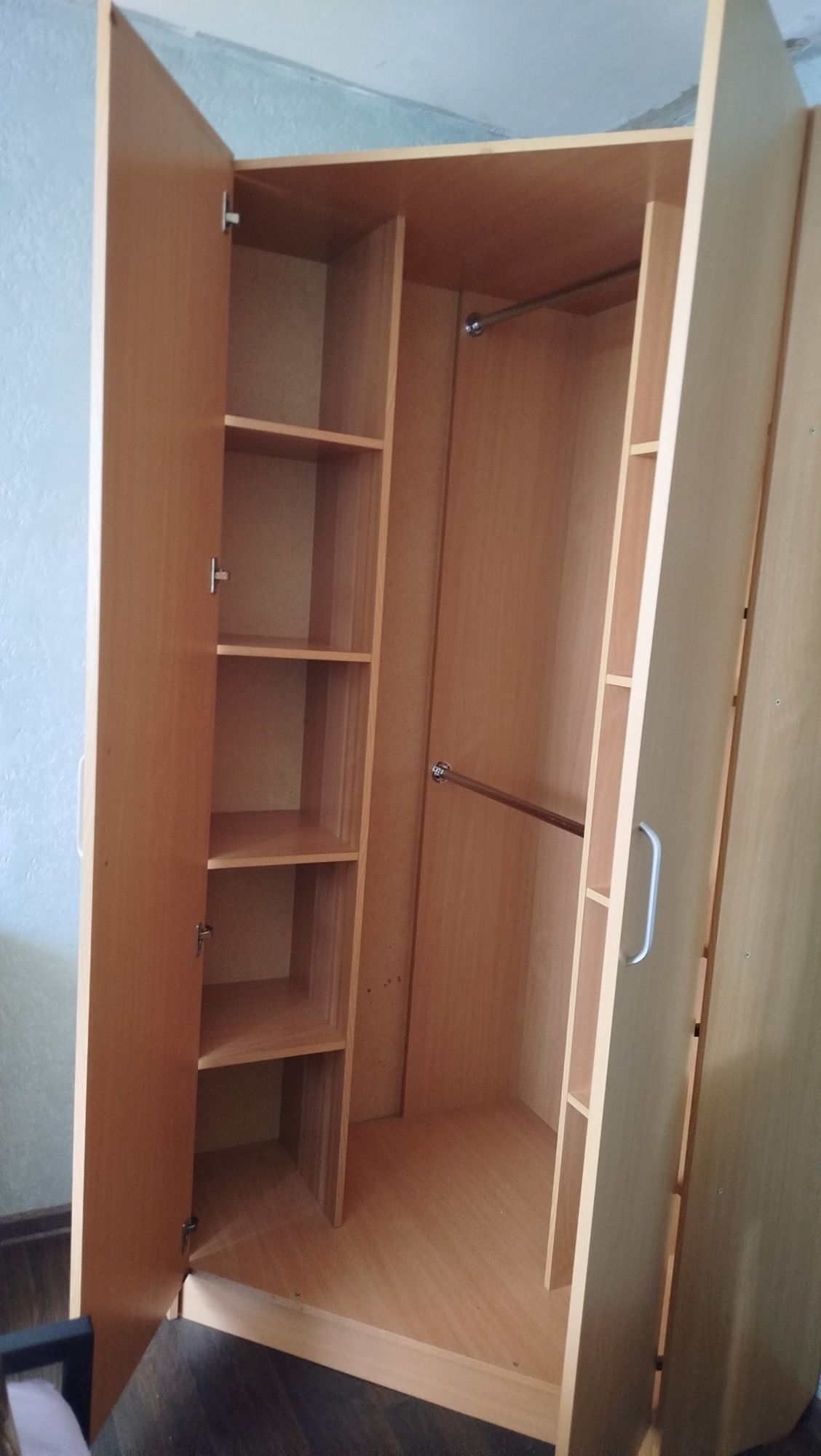 Продам Шкаф угловой
