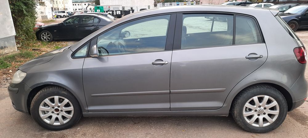 Vw Golf 5 Plus 1.6 MPI, înmatriculată, foarte buna