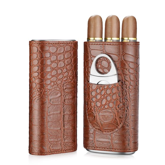 Елегантен кожен калъф за 3 пури с крокодилски ефект и резачка