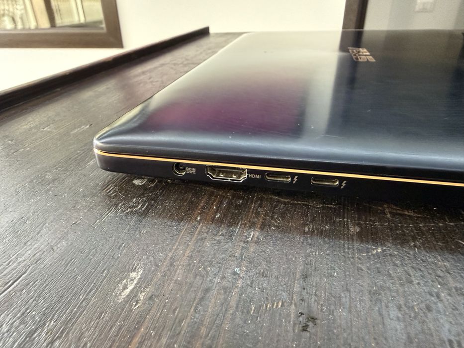 Laptop ASUS ZenBook Pro 15 UX550GD Intel® Core™ i7-  NVIDIA GTX 1050