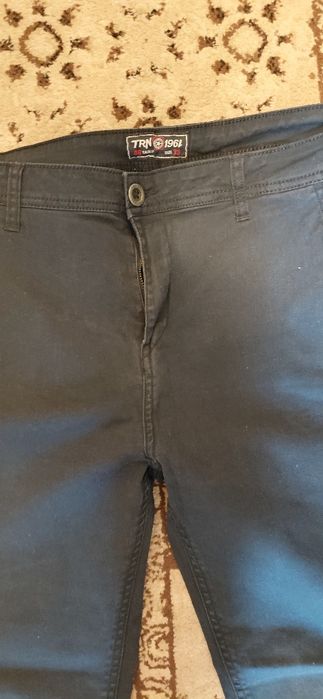 Pantaloni barbati mărimea 48