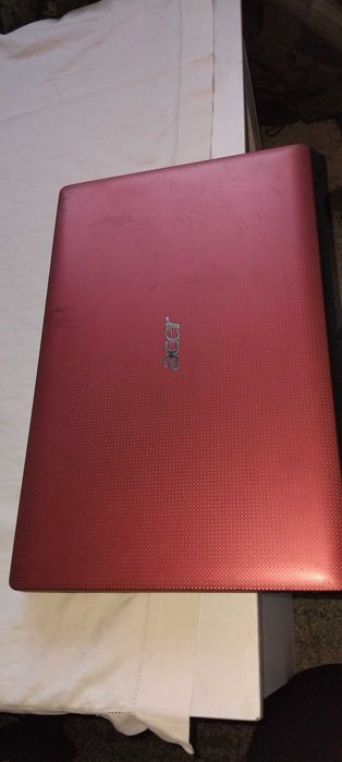 Лаптоп Аcer с 300gbSSD Windows 10