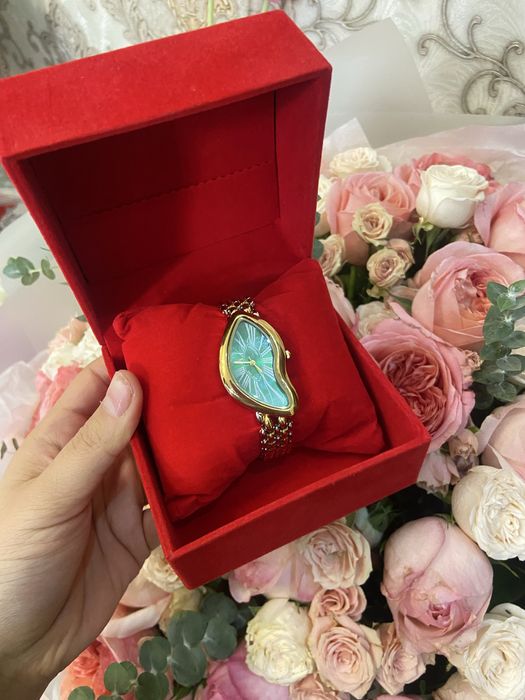 Cartier наручные женские часы