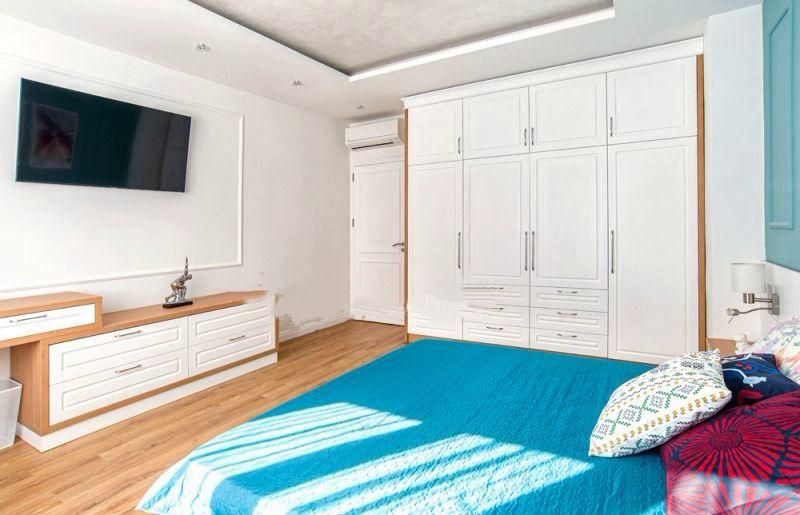 Дава се под наем Тристаен апартамент в София, Център - 90 кв.м за 1500 € - Снимка #17