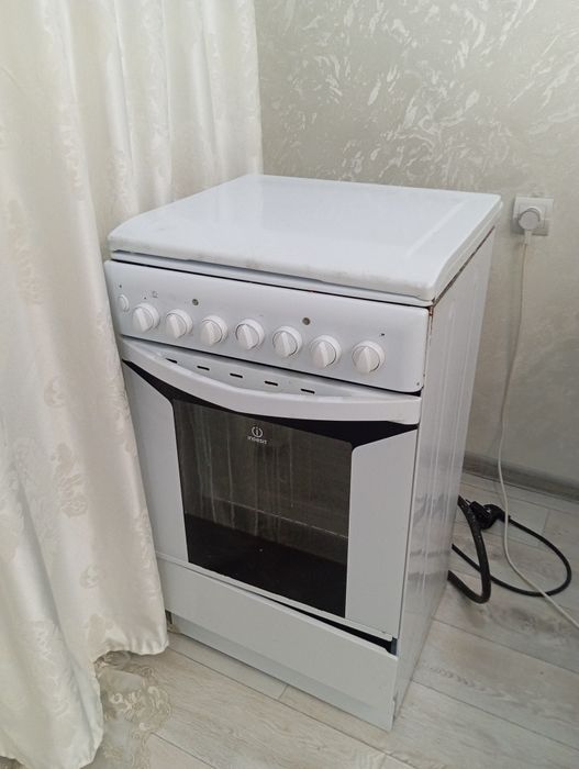 Продам газовую плиту