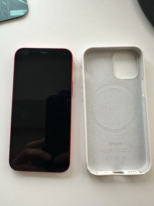 Vând iPhone 12 mini (PRODUCT) RED – ediție limitată.
