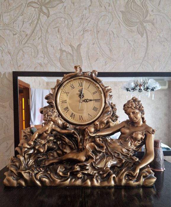 Продам декоративные часы в стиле барокко