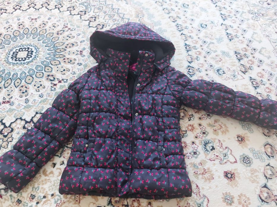 Теплая куртка на осень на 6-7 лет