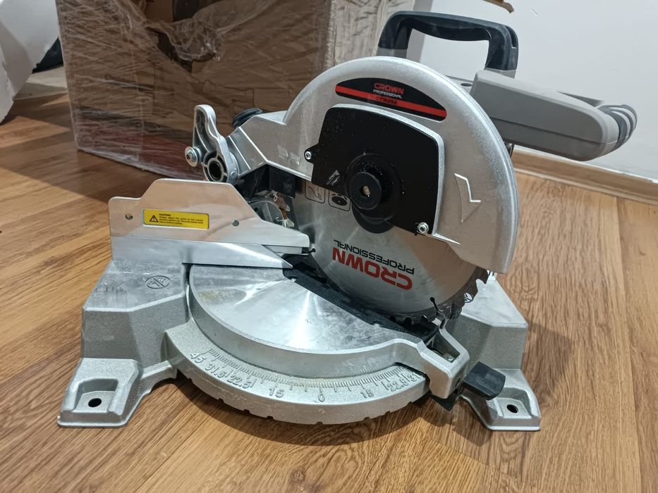 Торцовачная пила. CROWN