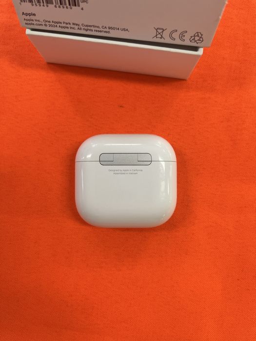 Кейс Airpods 4 оригинал