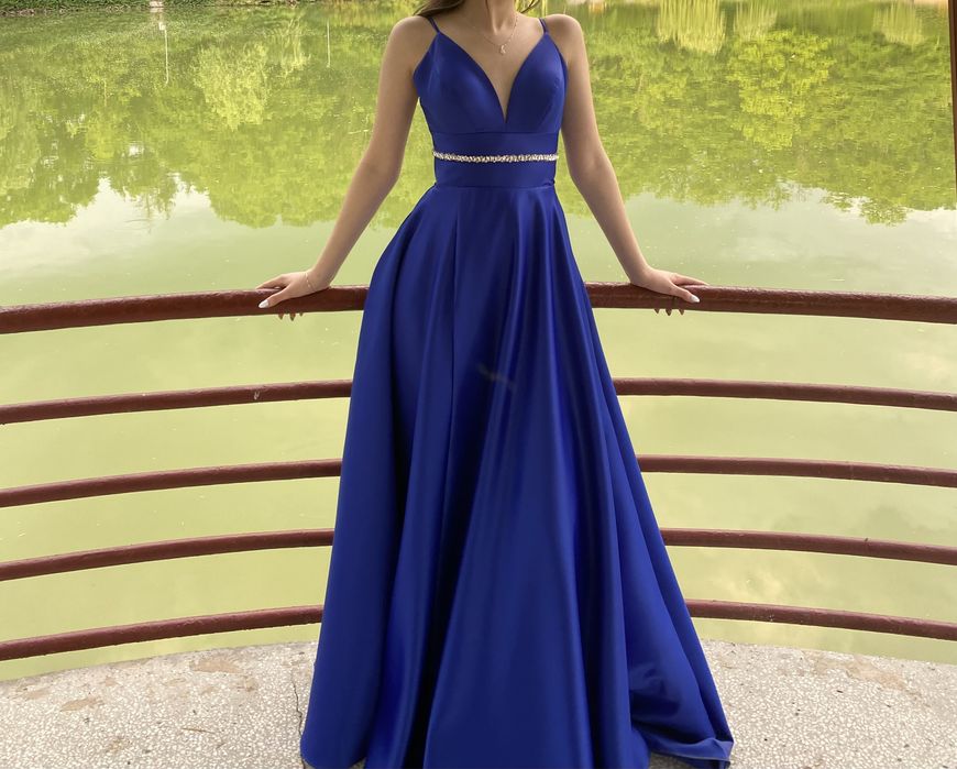 Продавам бална рокля