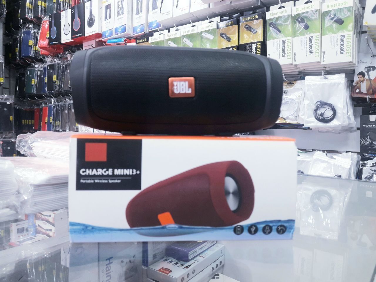 Портативная колонка JBL Charge 3 mini Black - это великолепная колонка