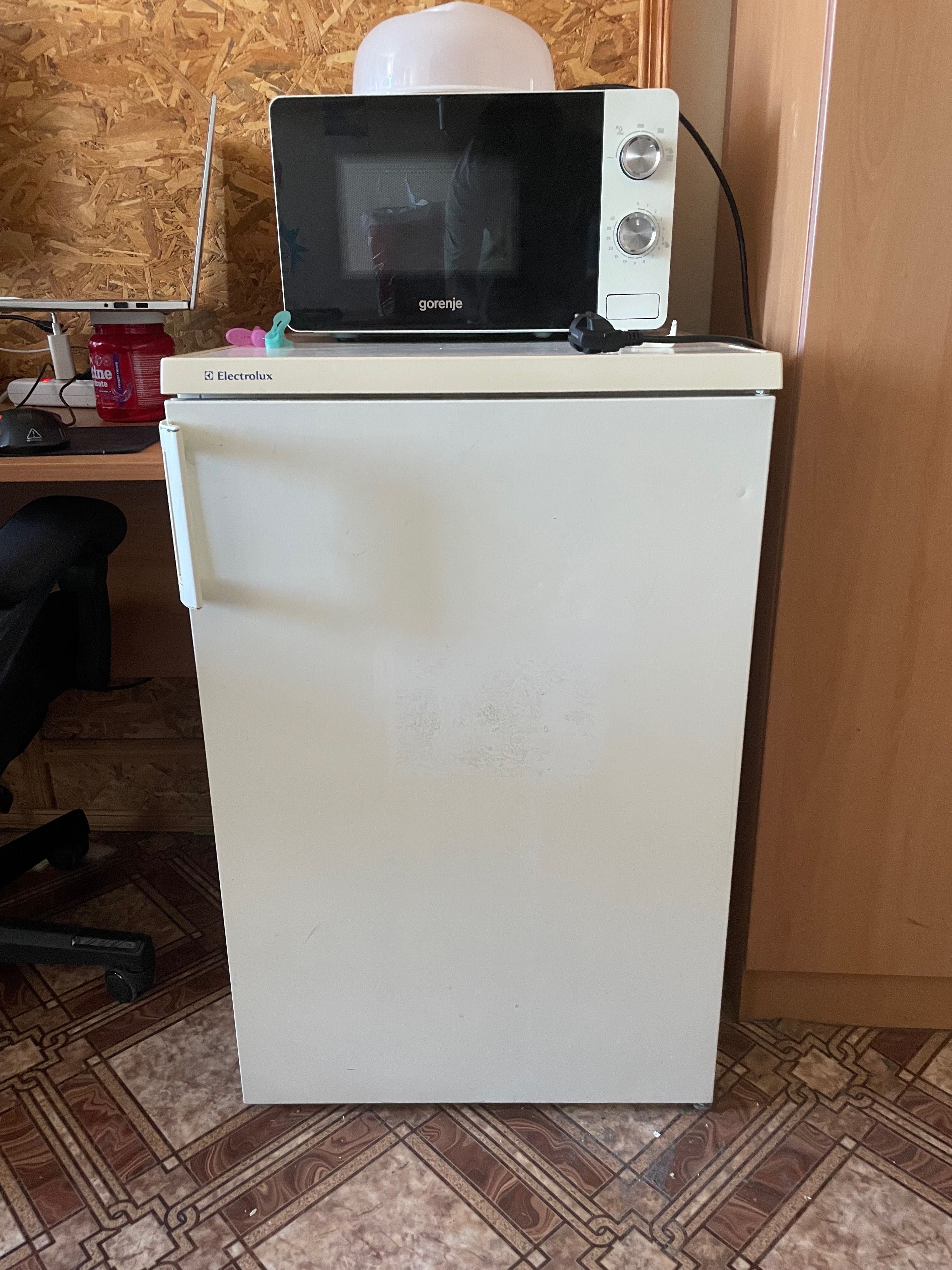 Продавам Хладилник Electrolux