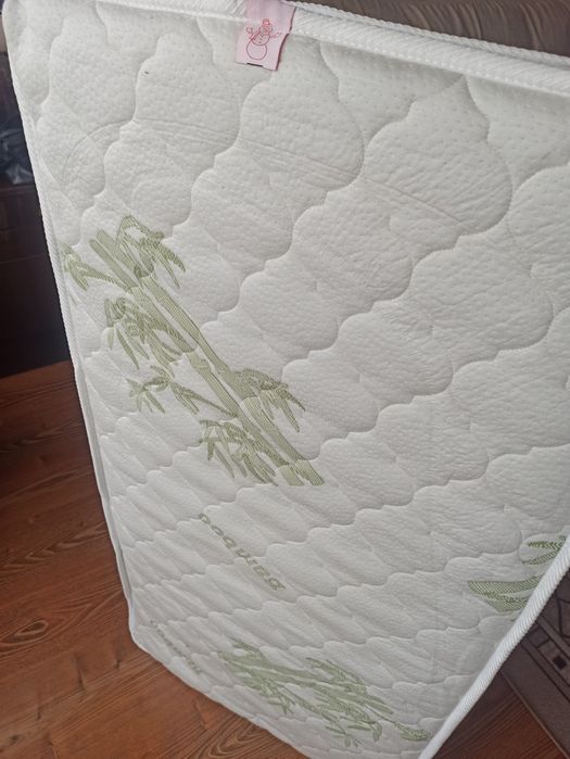 Матрак за бебешка кошара