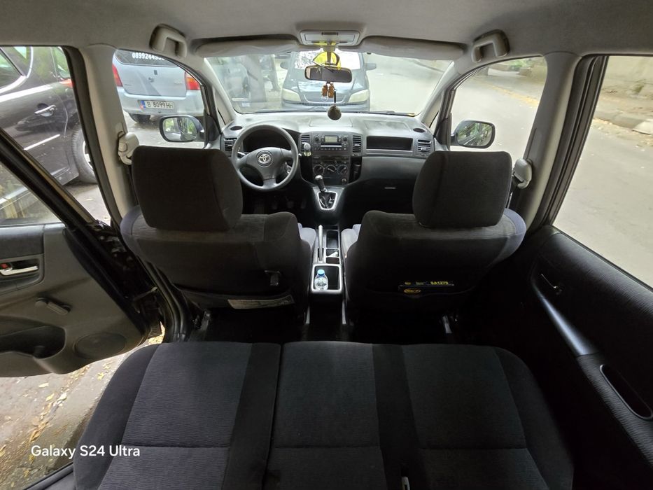 Toyota Corolla Verso, 2.0, 2002 г.