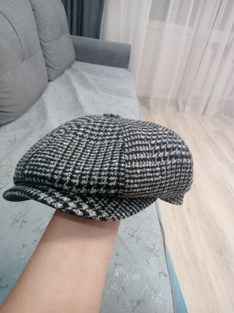 Продам кепку восмиклинку