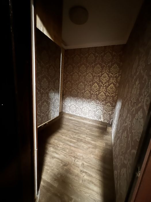 Kvartira sotiladi chilonzor 19 kvartal 2-3/4/4 48 m2 razdelka