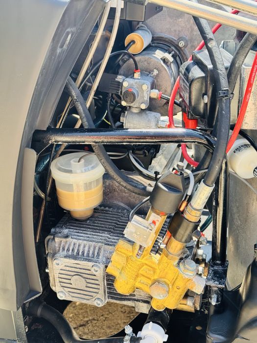 Aparat de curățat profesional NILFISK cu apă caldă MH-4M, 5.5kW, 380V