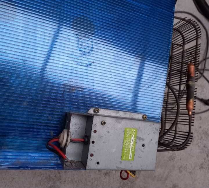 Продавам хладилник 12v за кемпер, каравана Engel