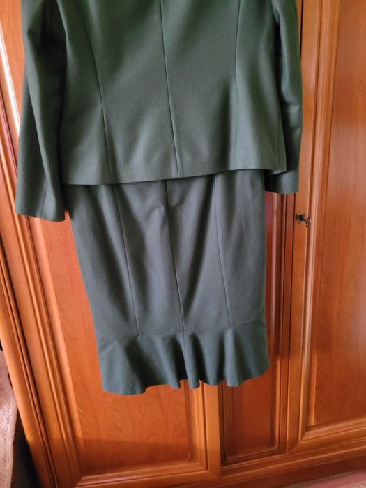 Lot de 2 sacouri zara si un costum cu fusta.