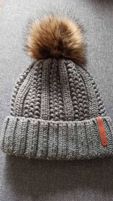 Вязанная шапка с утеплителем