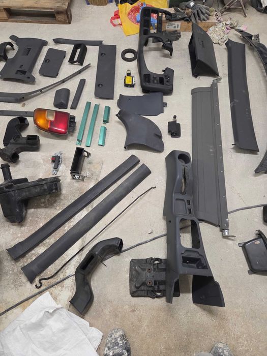 Части за Тойота РАВ 4  1995 г. първа генерация 3 врати ляв волан