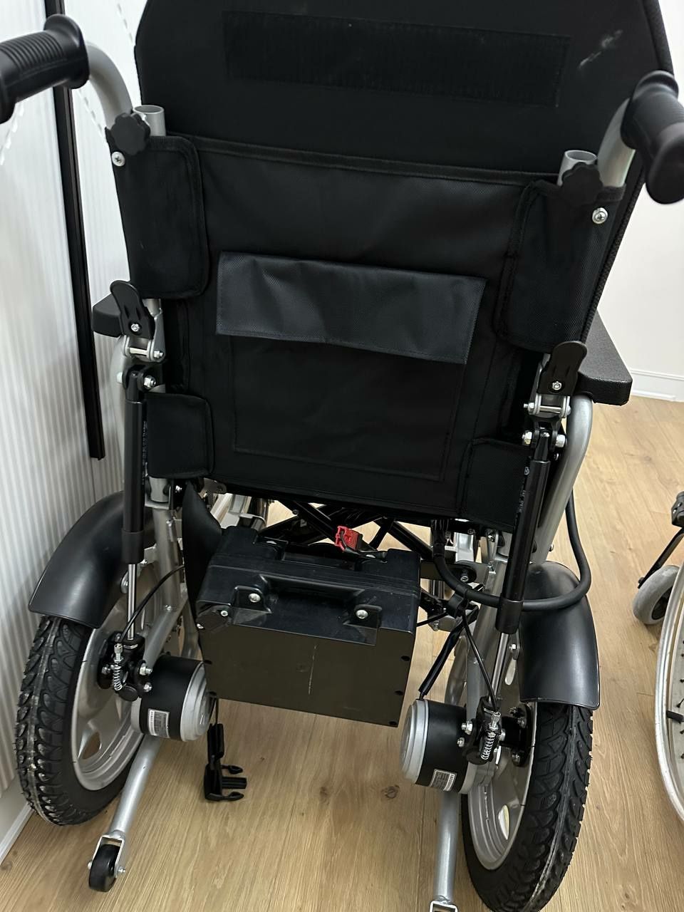 Продам инвалидную электрическую коляску