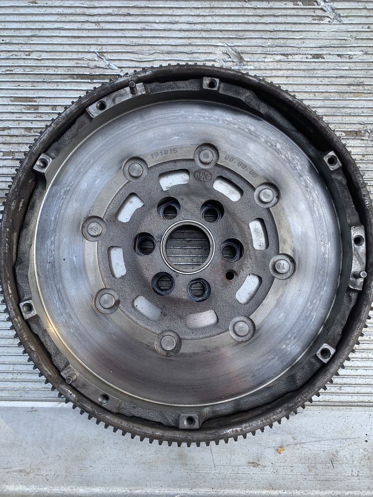 Kit ambreiaj volanta cu masa dubla 1.9 bkc bxe cod 323064110 vw
